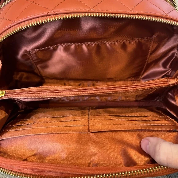 Joy & Iman Crossbody Bag - Picture 3 of 11